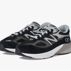 New Balance Kids' 990 V6 Lace-up Sneaker size 13.5